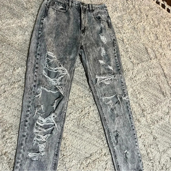 American Eagle 4 Mom Jeans Gray Acid Wash Distressed Denim Hi Rise Tapered Leg - Picture 2 of 4